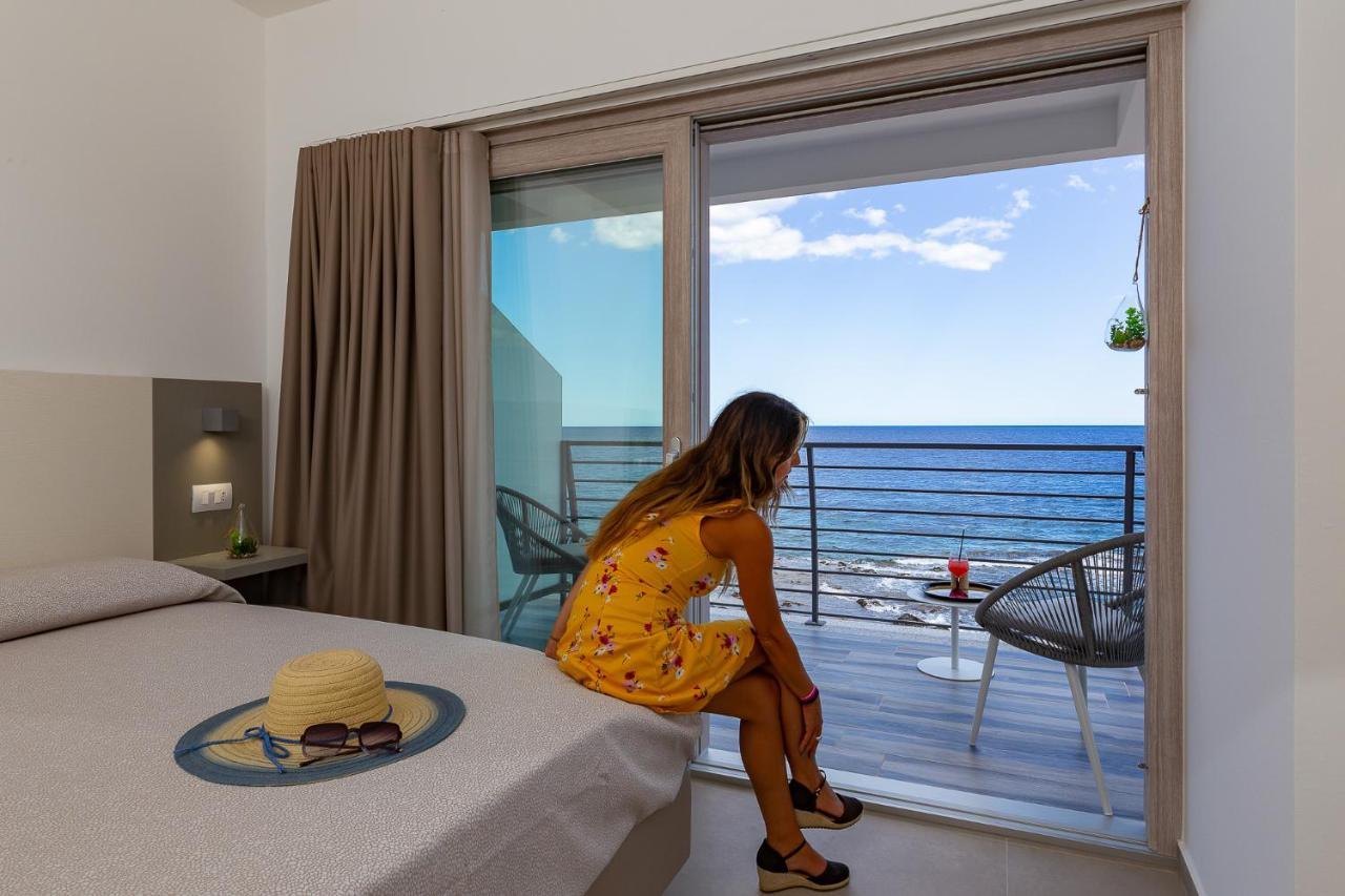 Hotel Caramare Кала-Гононе Екстер'єр фото